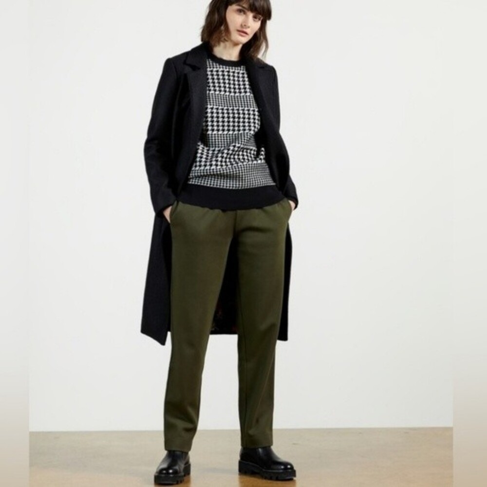 Ted Baker Vveria Relaxed Side Trim Jogger in khaki Ted size 1-US size 4 - Picture 2 of 16